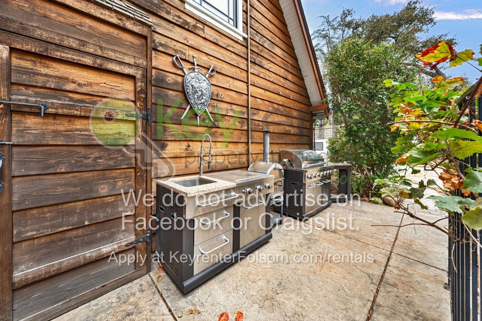 Sacramento House: 930 Saverien Drive