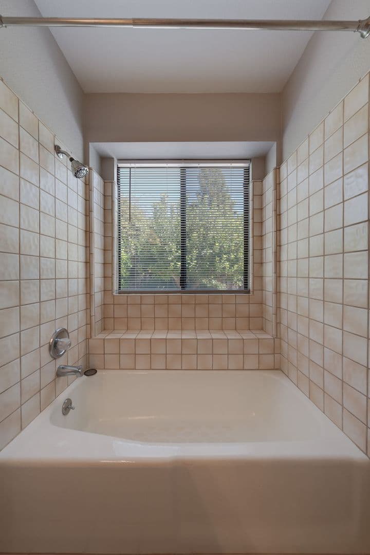 Folsom House: 103 Buck Circle
