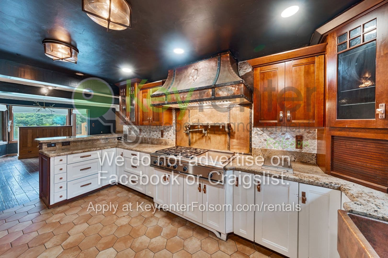 Sacramento House: 930 Saverien Drive