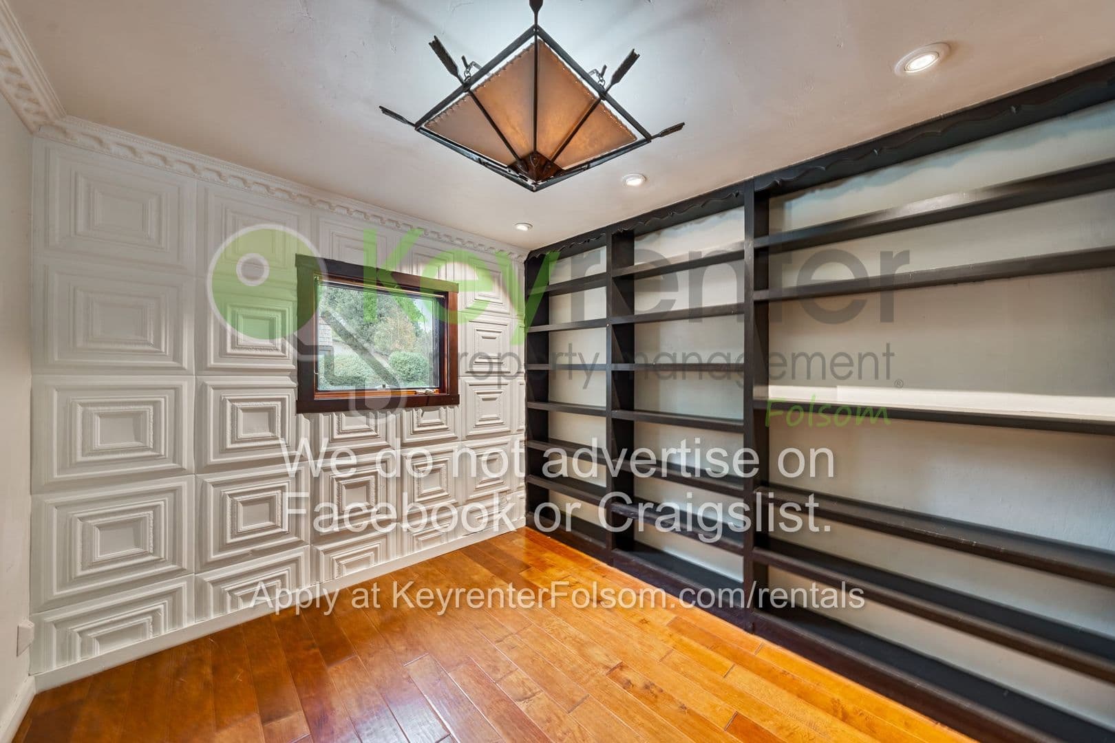 Sacramento House: 930 Saverien Drive