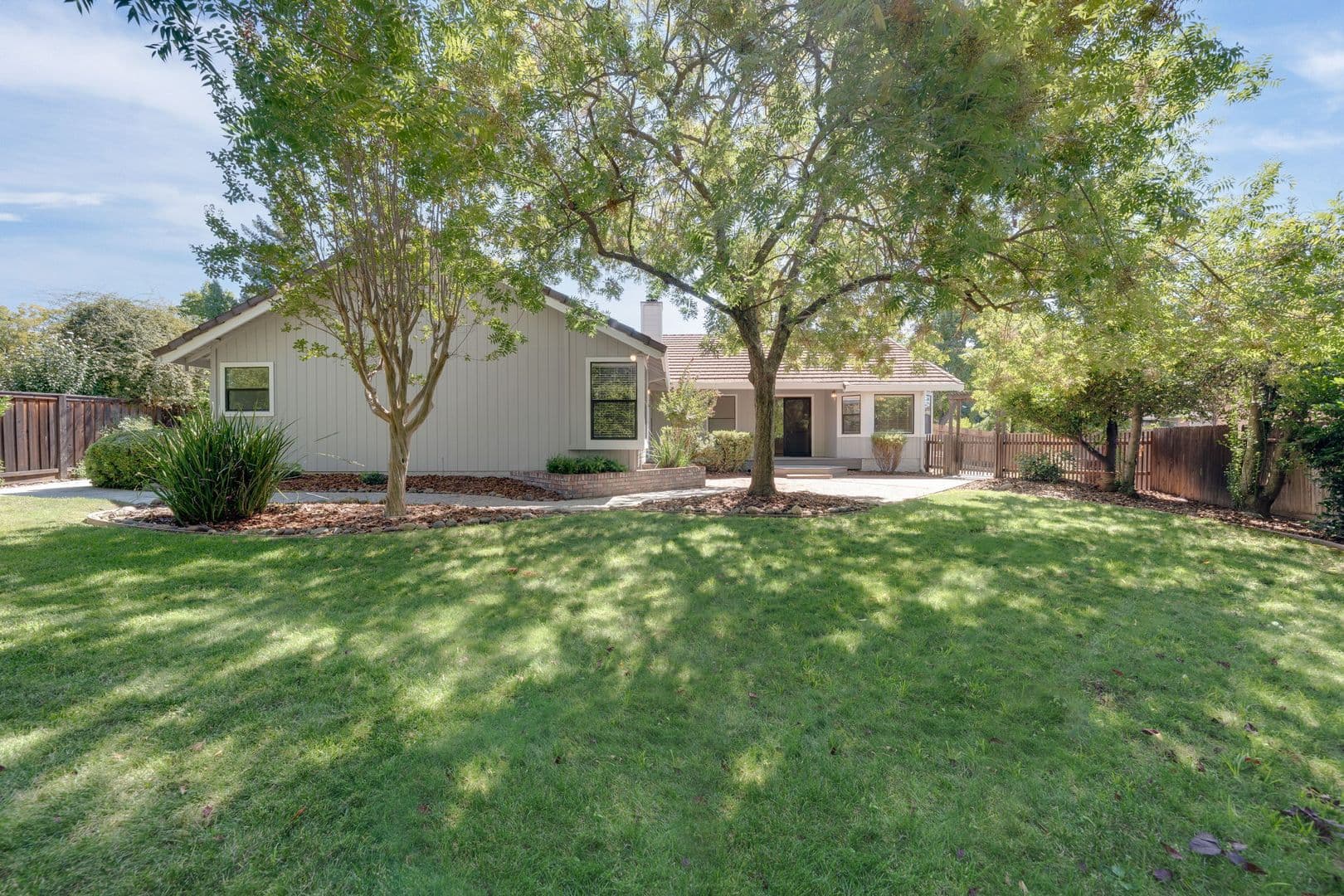 Folsom House: 103 Buck Circle