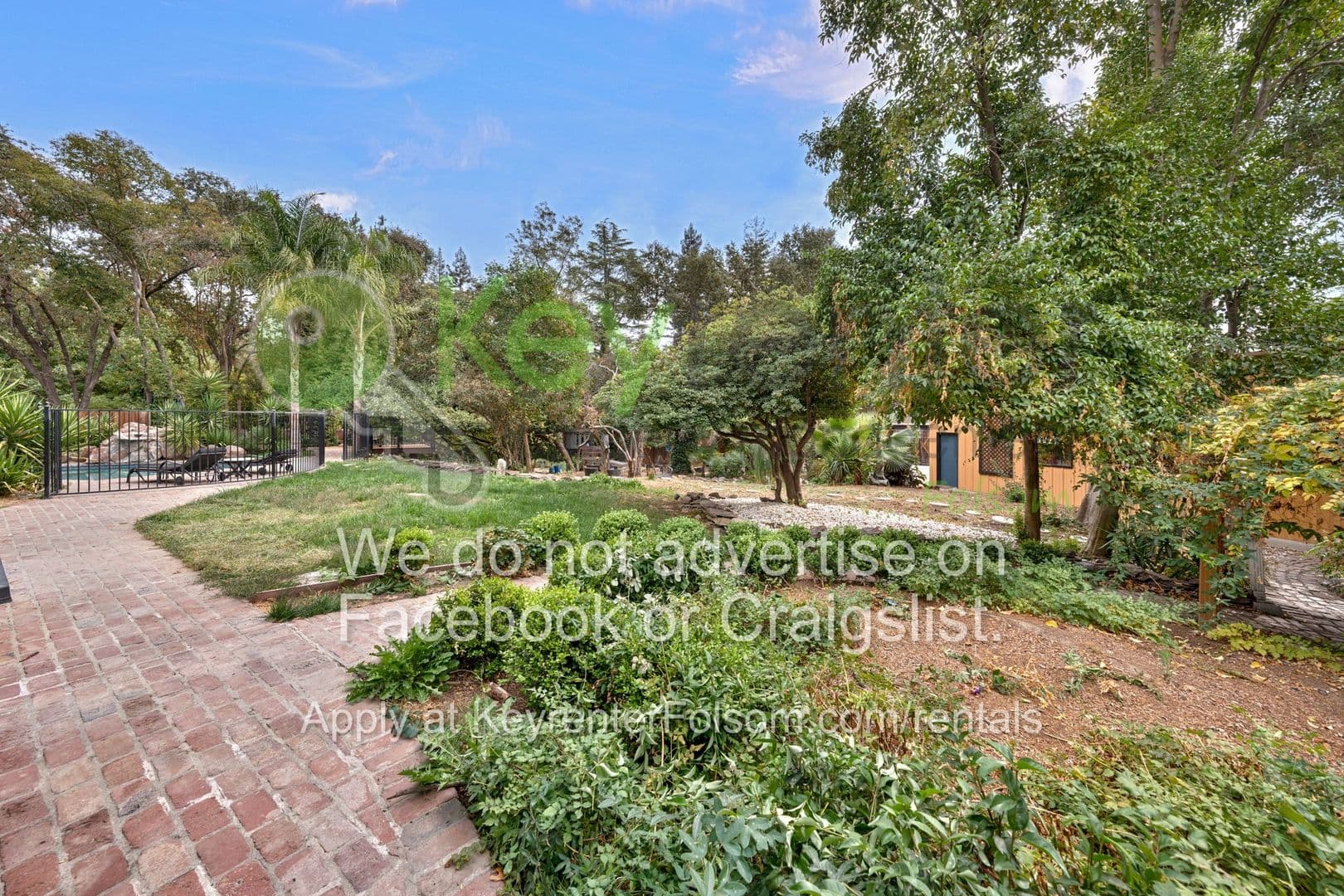 Sacramento House: 930 Saverien Drive