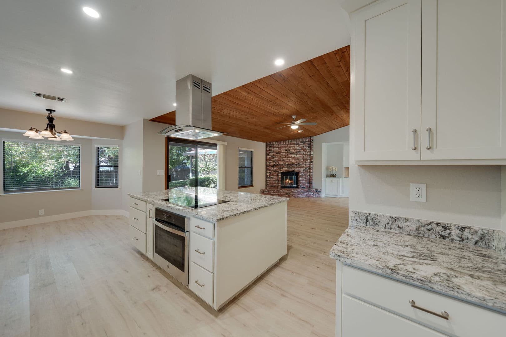 Folsom House: 103 Buck Circle