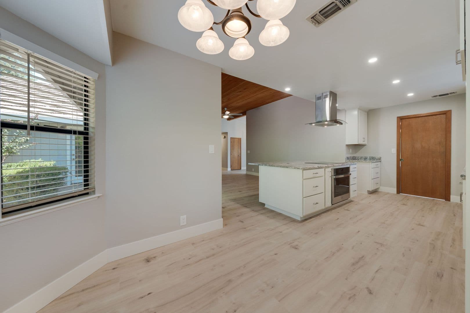 Folsom House: 103 Buck Circle