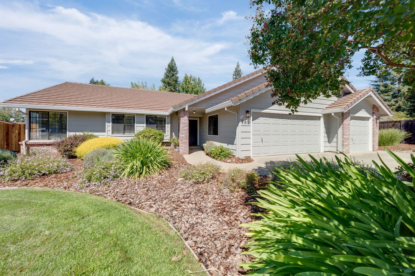 Folsom House: 103 Buck Circle