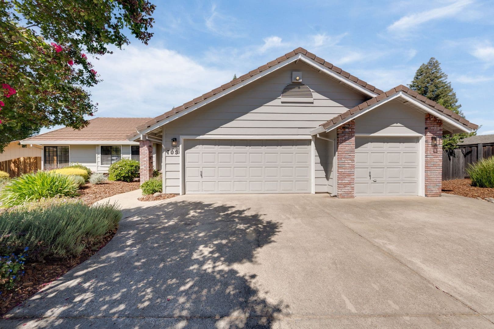 Folsom House: 103 Buck Circle