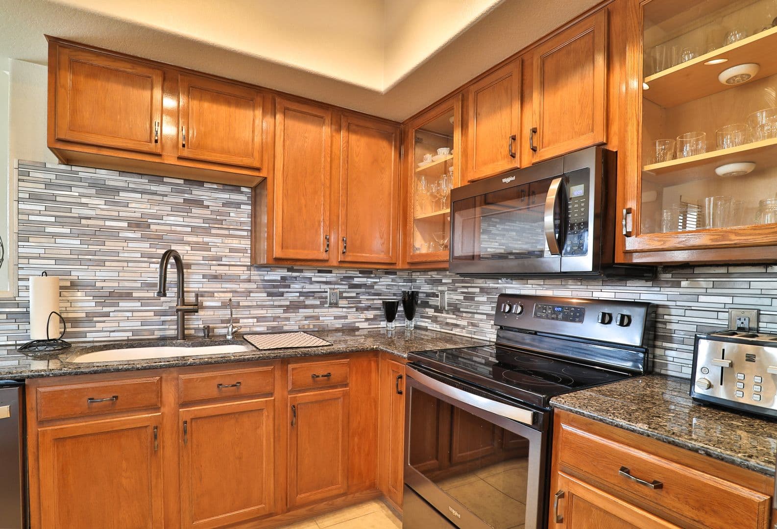 Gilbert Condo: 240 W. Juniper Ave, 1014