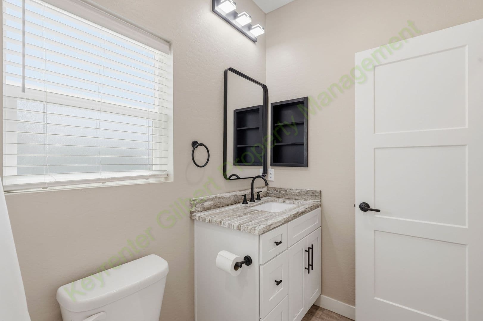 Mesa Townhome: 511 E 8th Ave