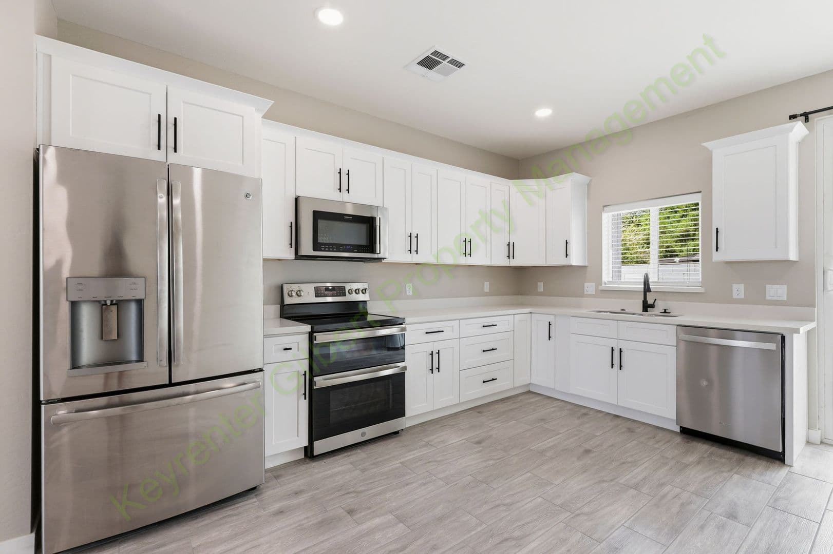 Mesa Townhome: 511 E 8th Ave