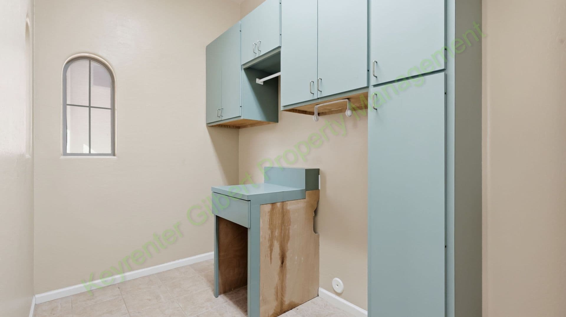 Gilbert House: 3810 E Latham Ct