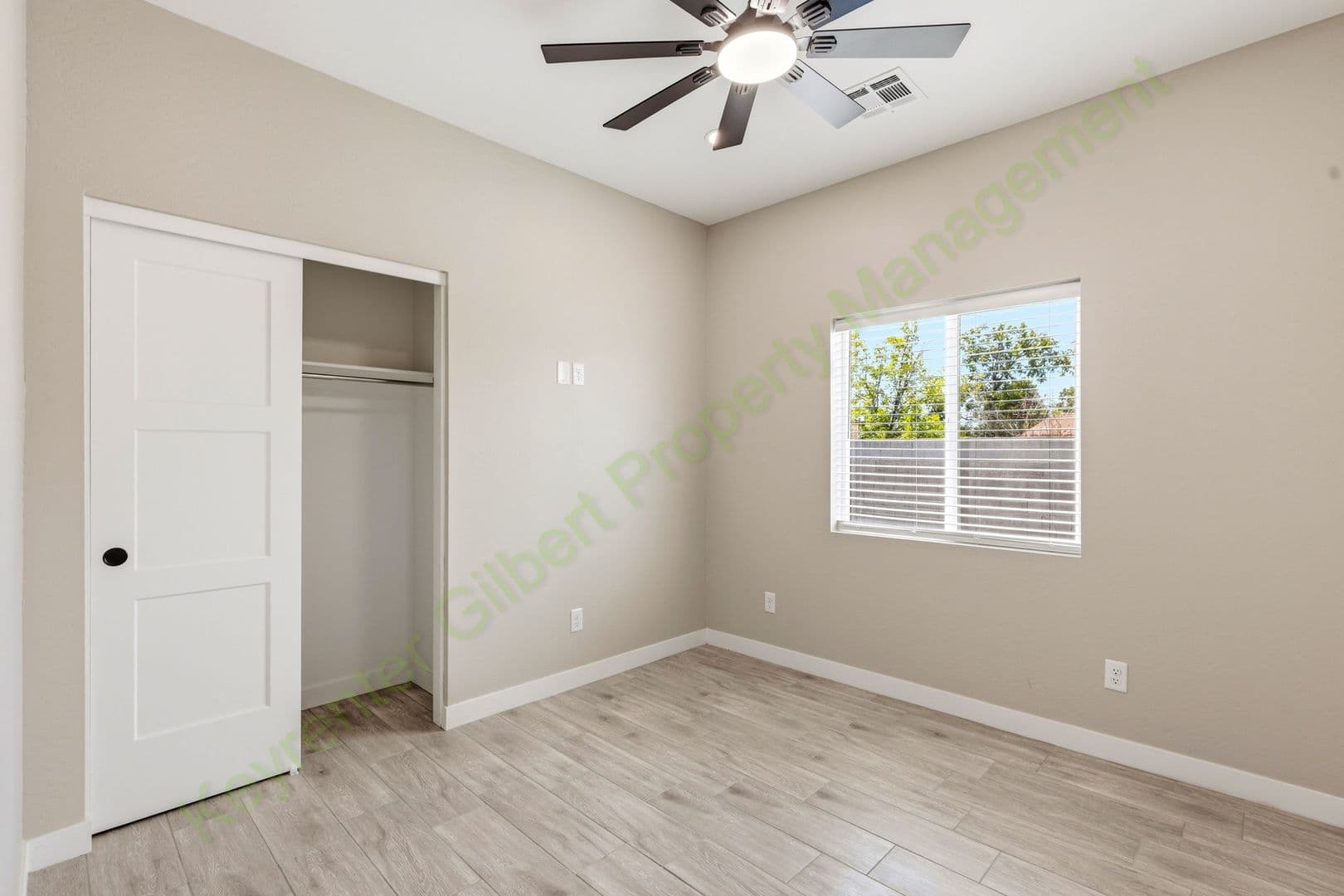 Mesa Townhome: 511 E 8th Ave