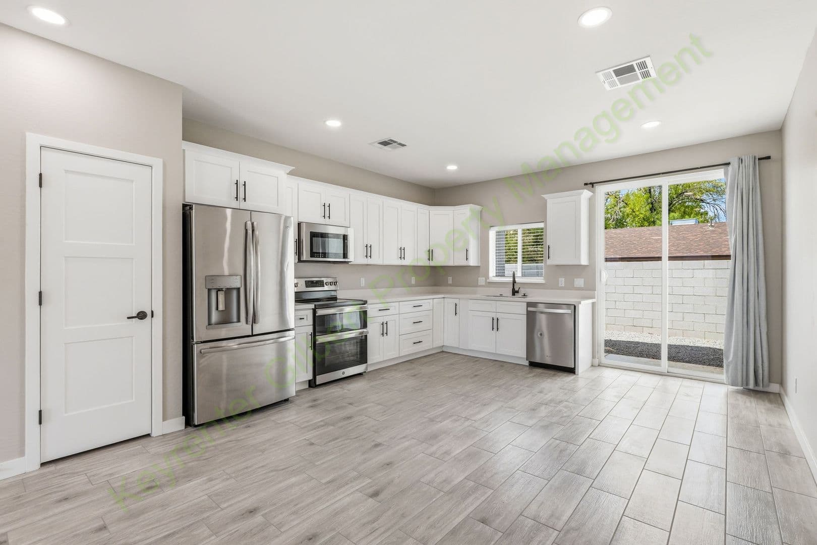 Mesa Townhome: 511 E 8th Ave