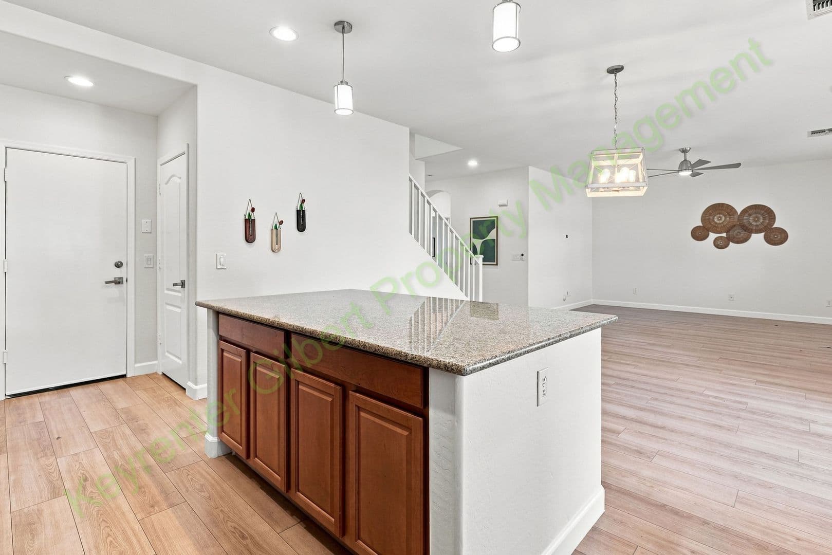 San Tan Valley House: 1546 W Alder Road