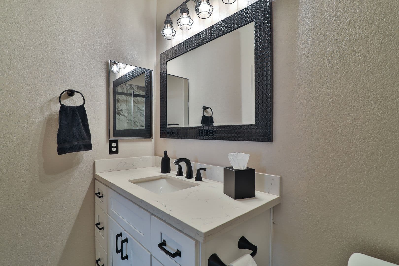 Gilbert Condo: 240 W. Juniper Ave, 1014