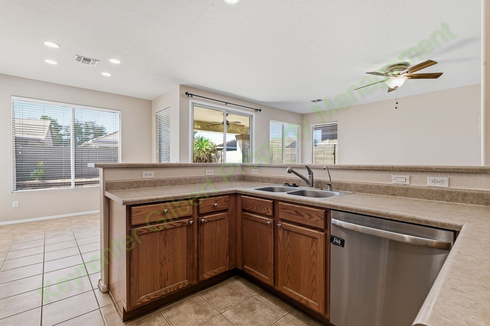San Tan Valley House: 169 E Canary Court