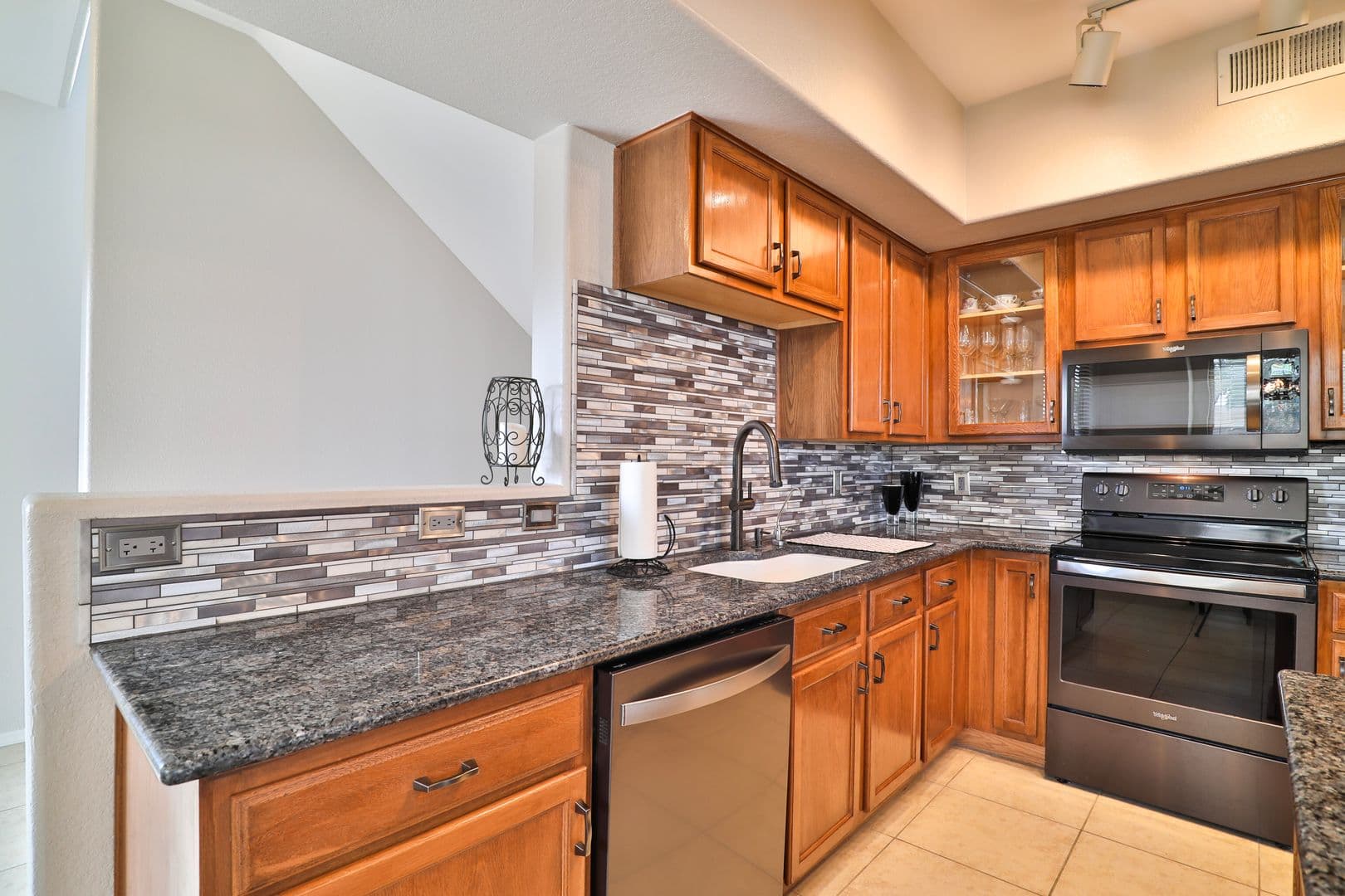 Gilbert Condo: 240 W. Juniper Ave, 1014