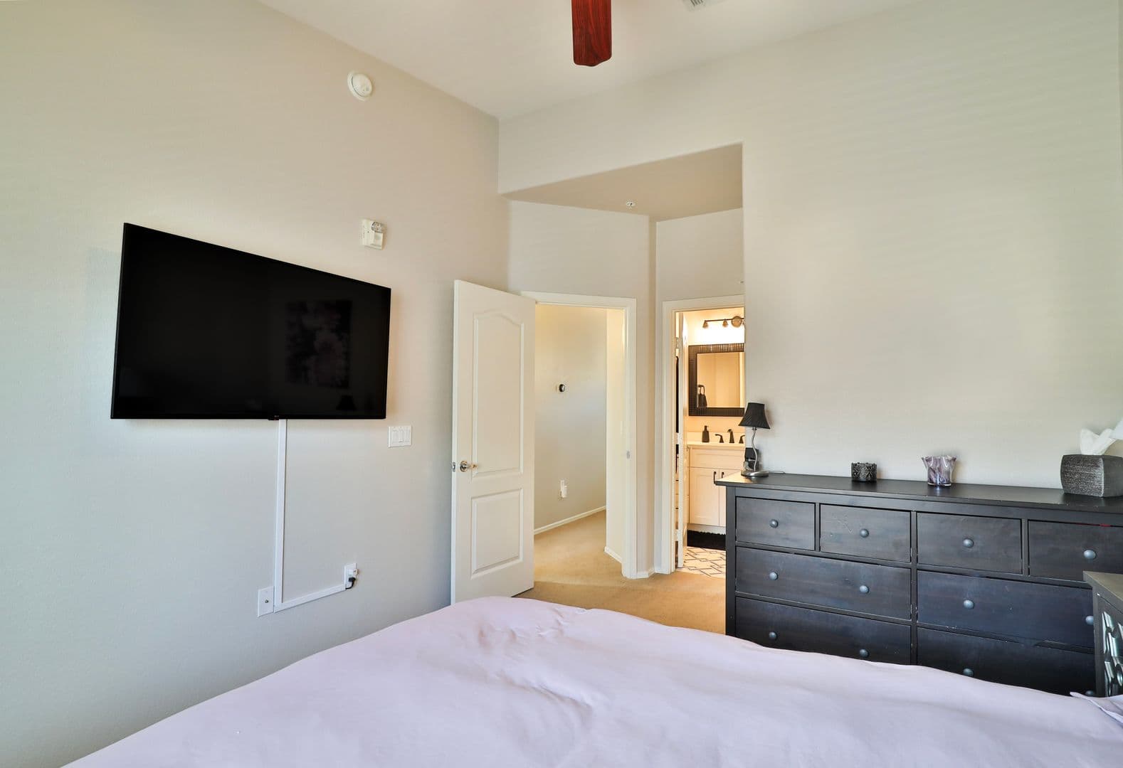 Gilbert Condo: 240 W. Juniper Ave, 1014