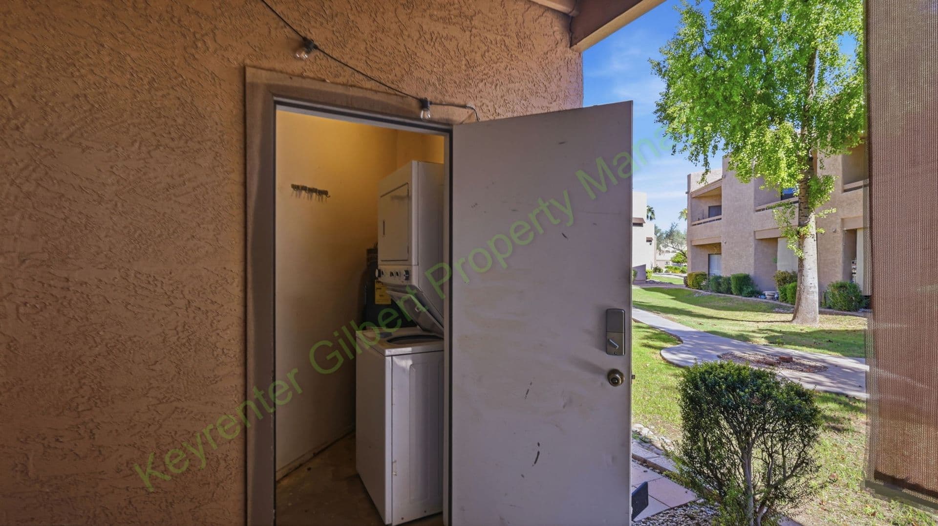 Chandler House: 1287 N Alma School Rd