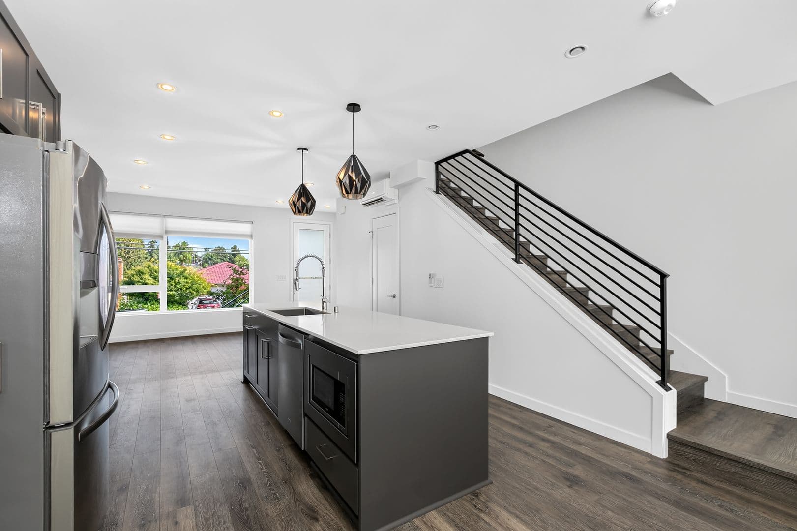 Seattle Townhome: 3819 S Cloverdale St