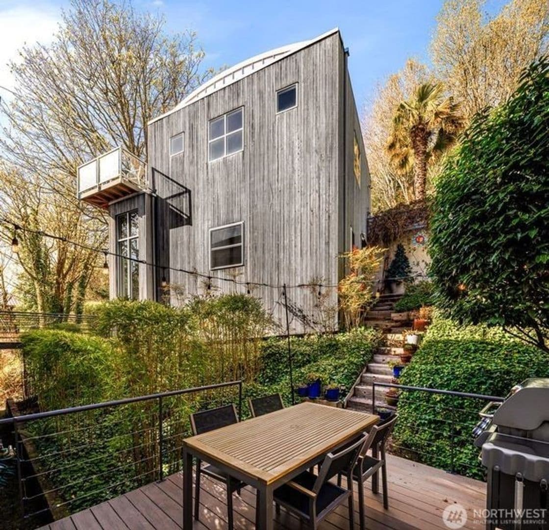 Seattle House: 10405 47th AVE SW