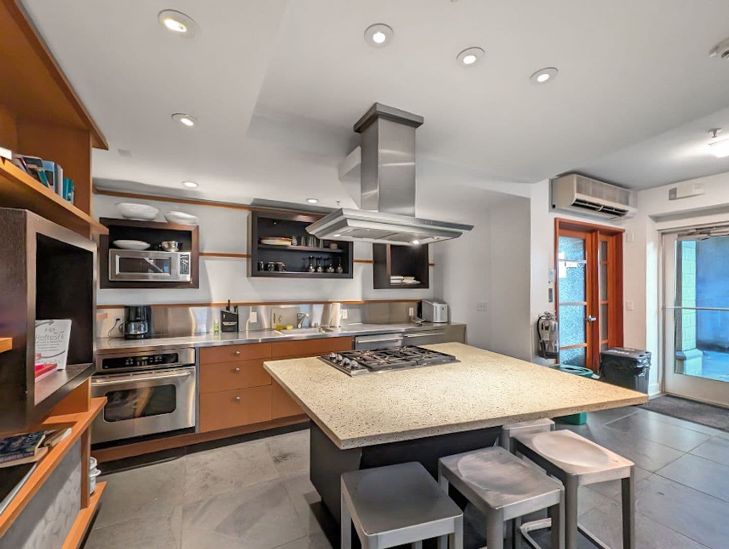 Seattle Condo: 1410 E Pine Street W208
