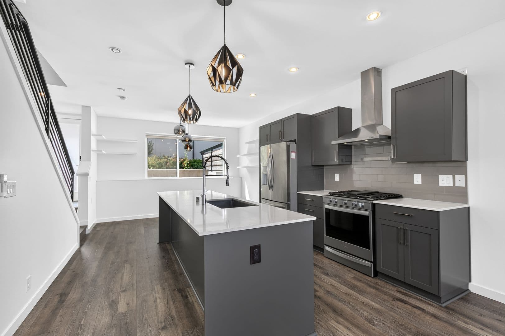 Seattle Townhome: 3819 S Cloverdale St