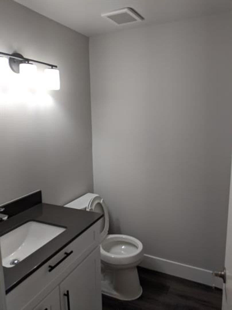 Seattle Apartment: 931 N 104th ST