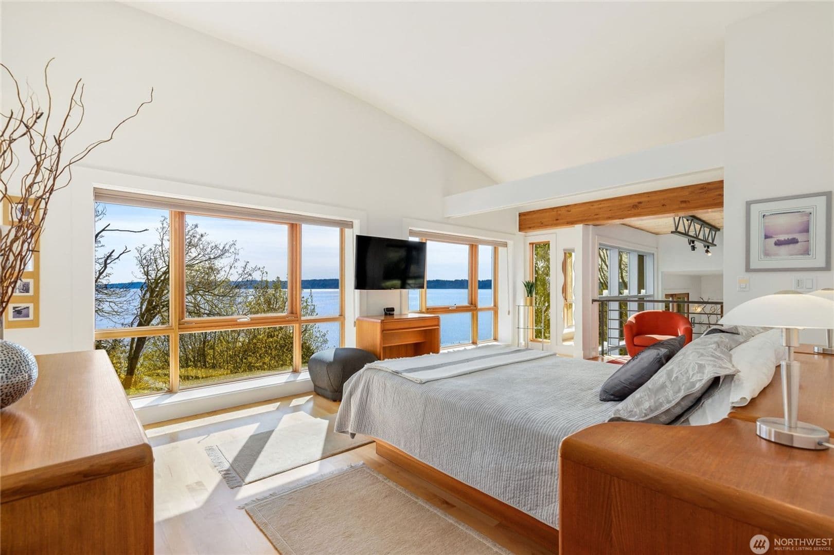 Seattle House: 10405 47th AVE SW