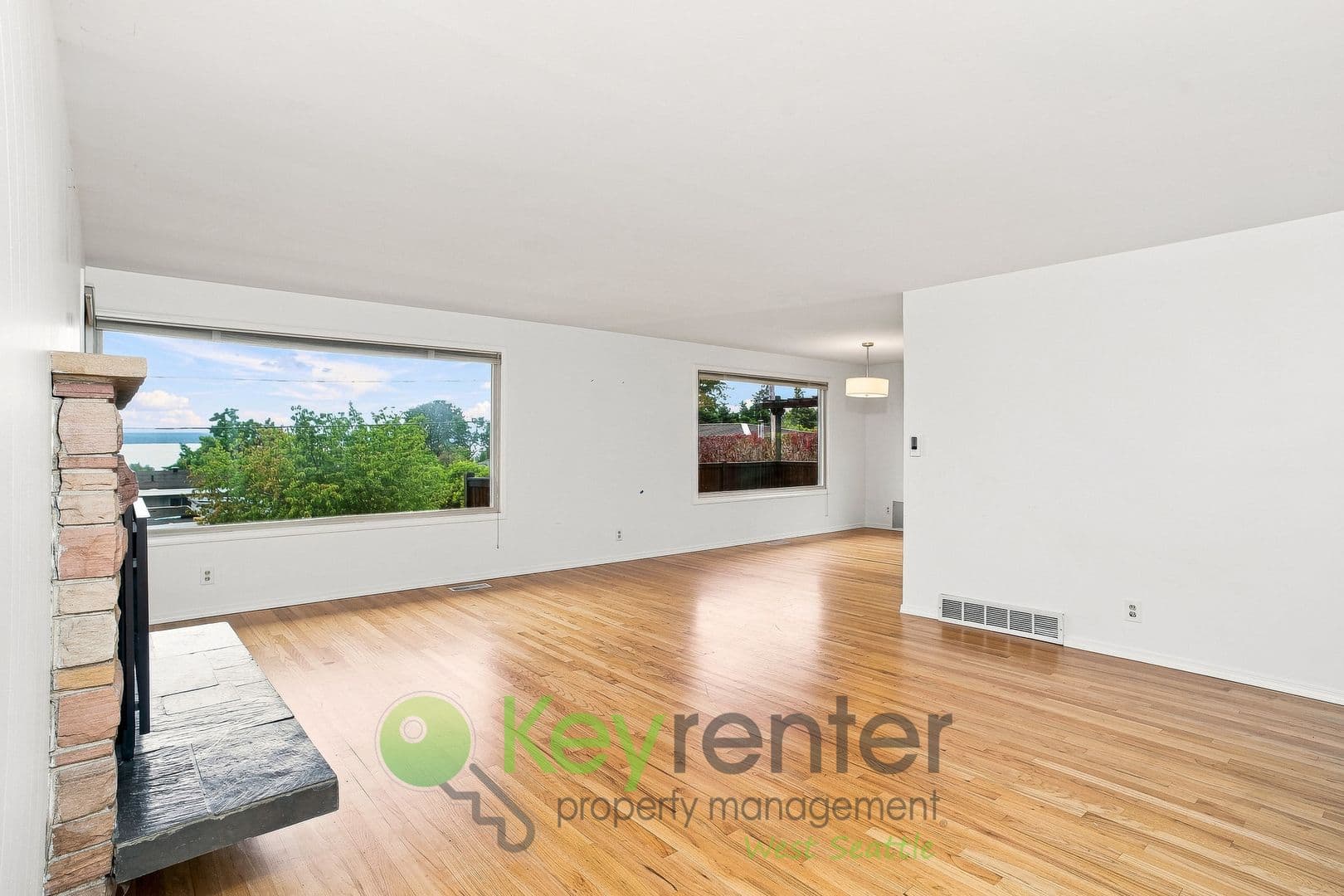 Des Moines House: 924 S 226th Pl