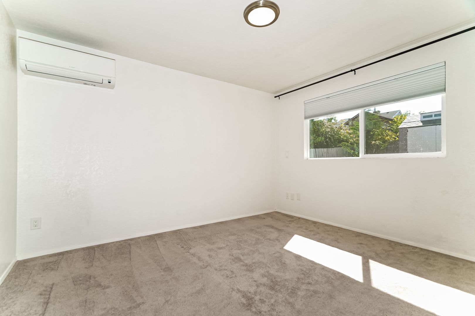 Seattle Apartment: 10201-10203 17th Ave SW