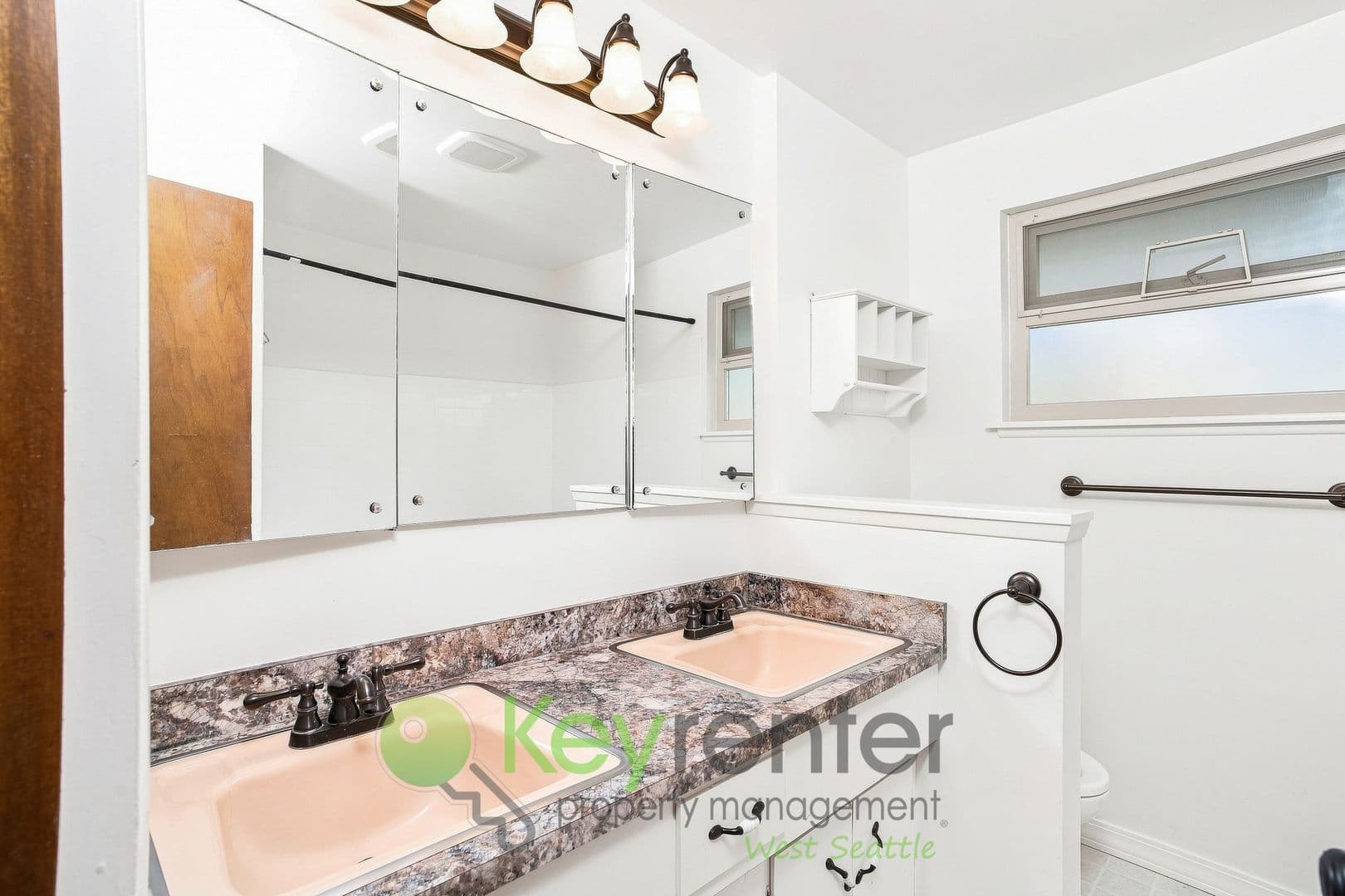 Des Moines House: 924 S 226th Pl
