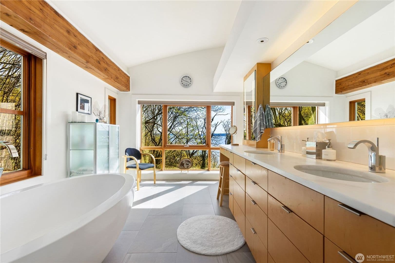 Seattle House: 10405 47th AVE SW