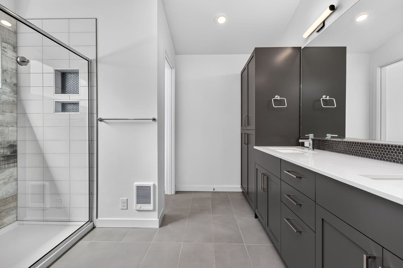 Seattle Townhome: 3819 S Cloverdale St