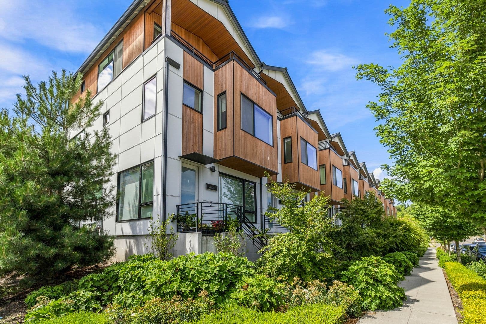 Seattle Townhome: 3819 S Cloverdale St