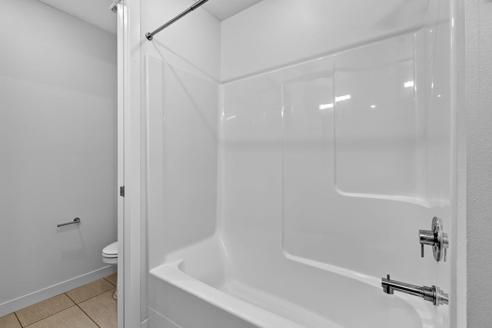 Seattle Townhome: 3819 S Cloverdale St