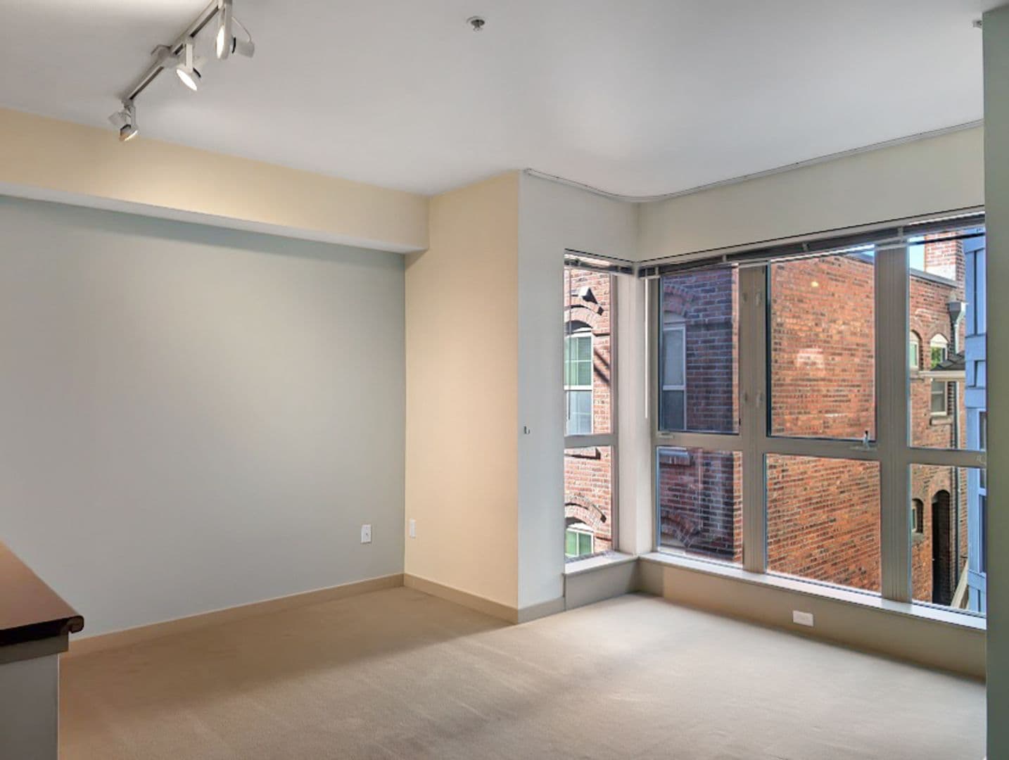 Seattle Condo: 1410 E Pine Street W208