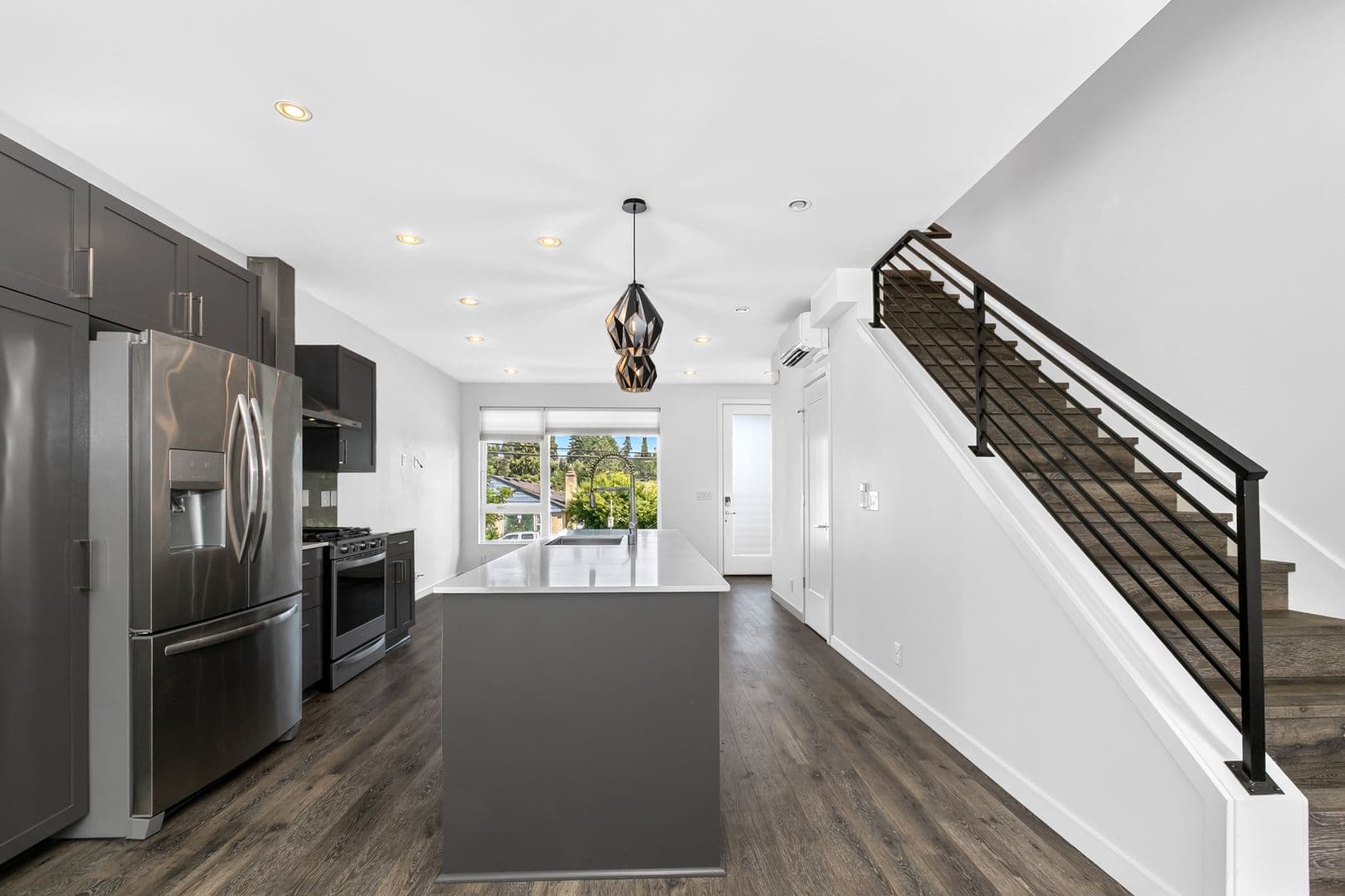 Seattle Townhome: 3819 S Cloverdale St