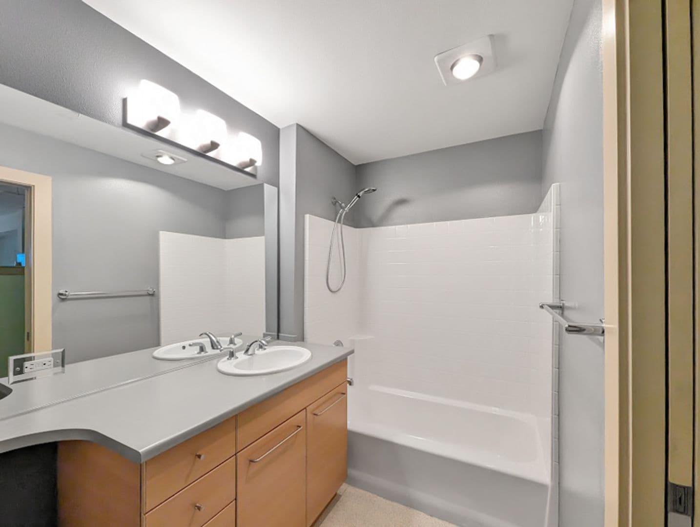 Seattle Condo: 1410 E Pine Street W208