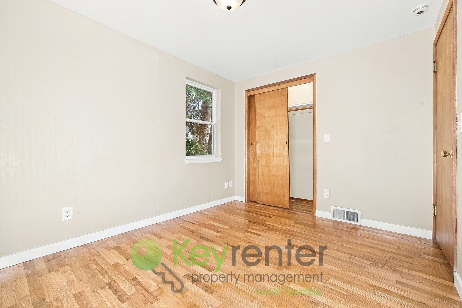 Burien House: 11460 21st Ave SW