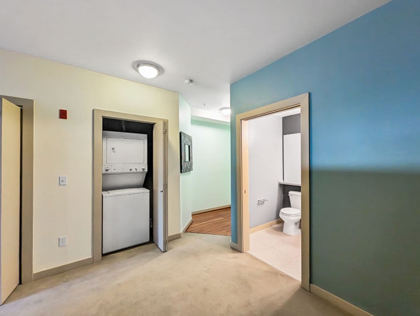 Seattle Condo: 1410 E Pine Street W208