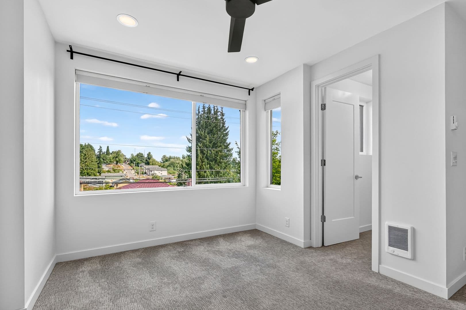 Seattle Townhome: 3819 S Cloverdale St