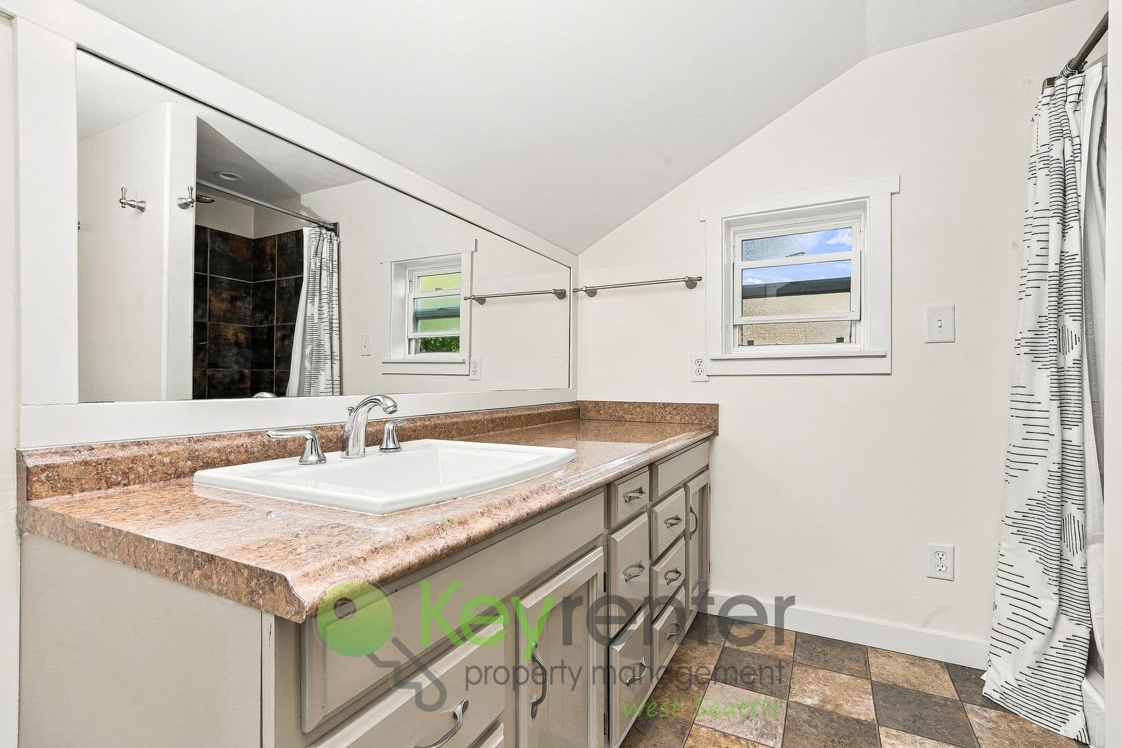 Burien House: 11460 21st Ave SW