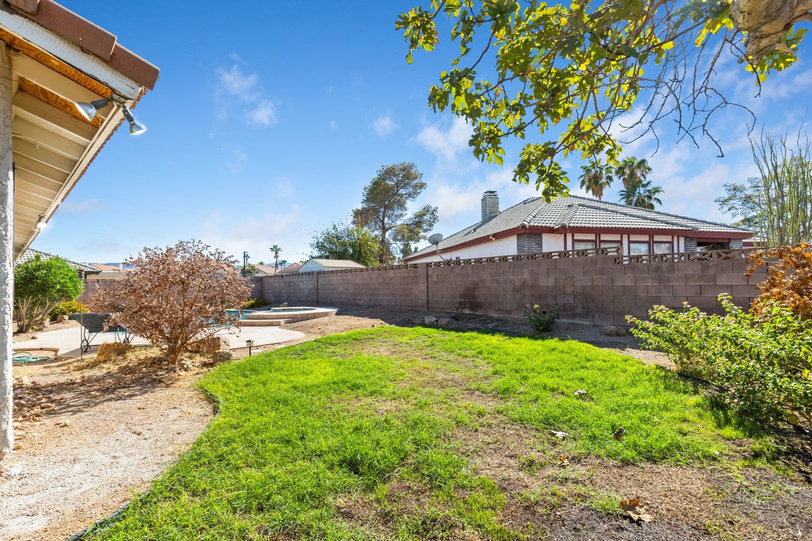 Henderson House: 342 Banuelo Dr