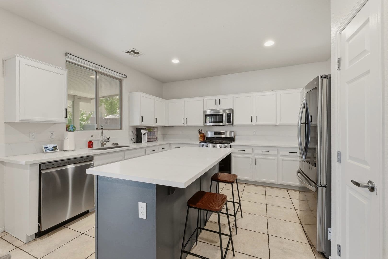 Henderson House: 1288 Corista Dr
