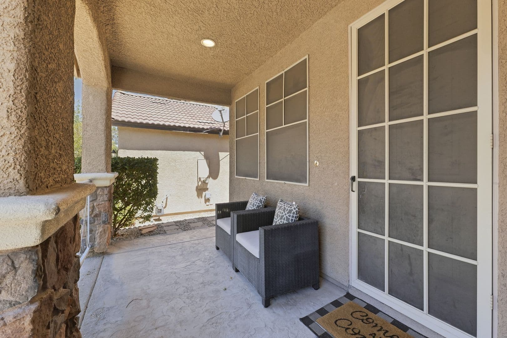 Henderson House: 1288 Corista Dr