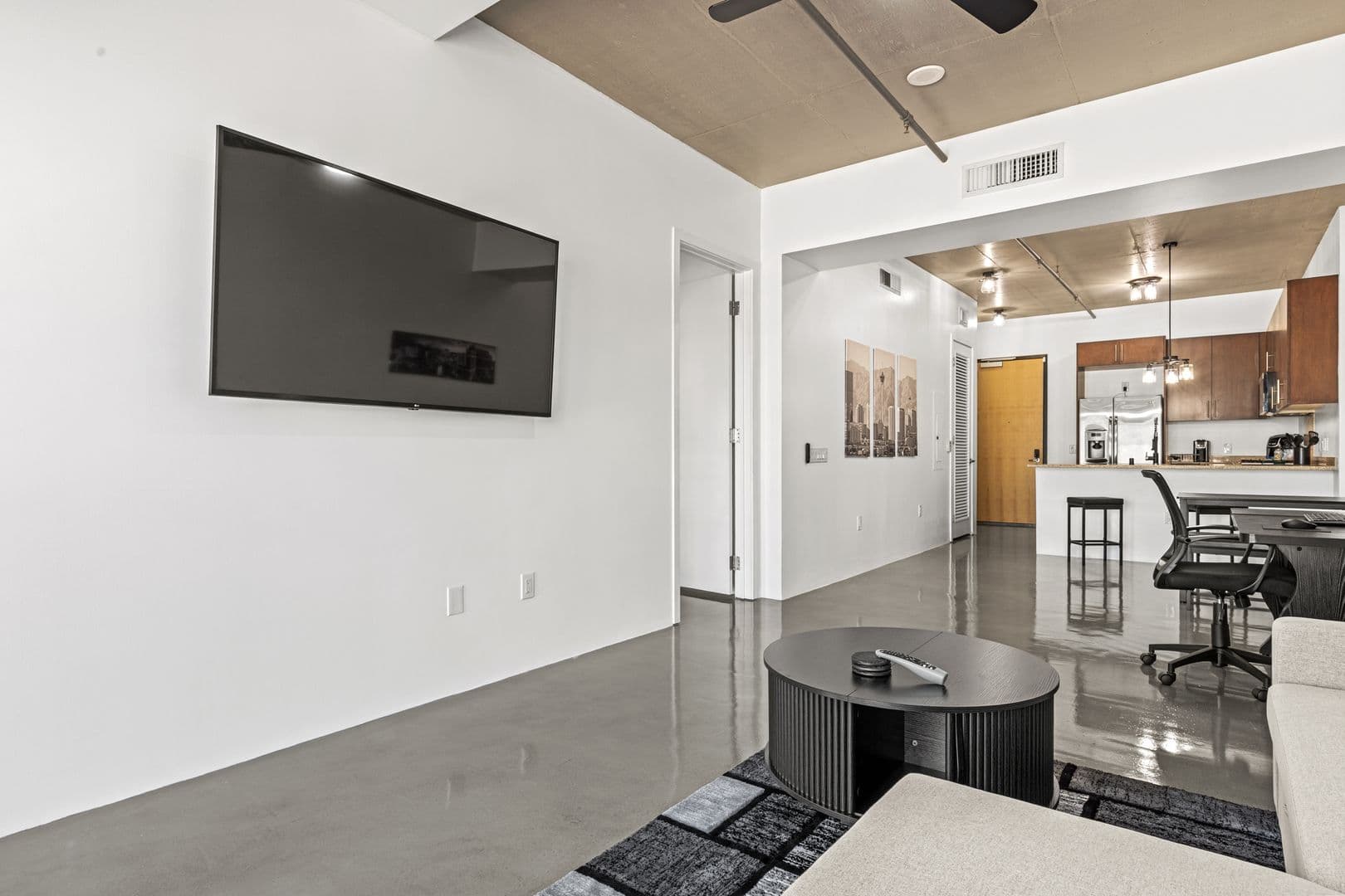 Las Vegas House: 353 E Bonneville Ave