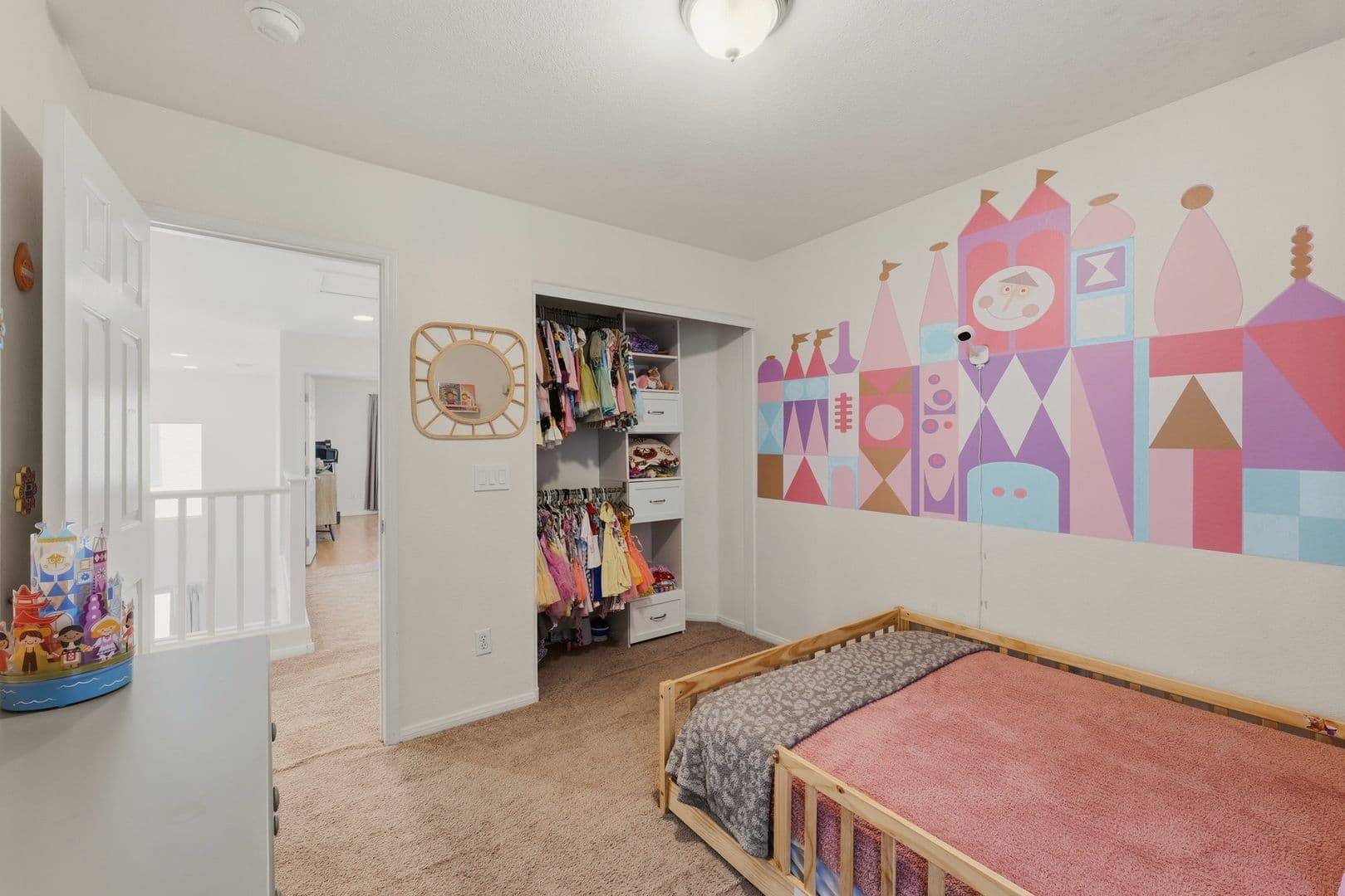 Henderson House: 1288 Corista Dr