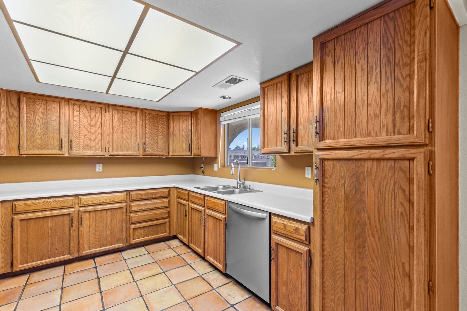 Henderson House: 342 Banuelo Dr