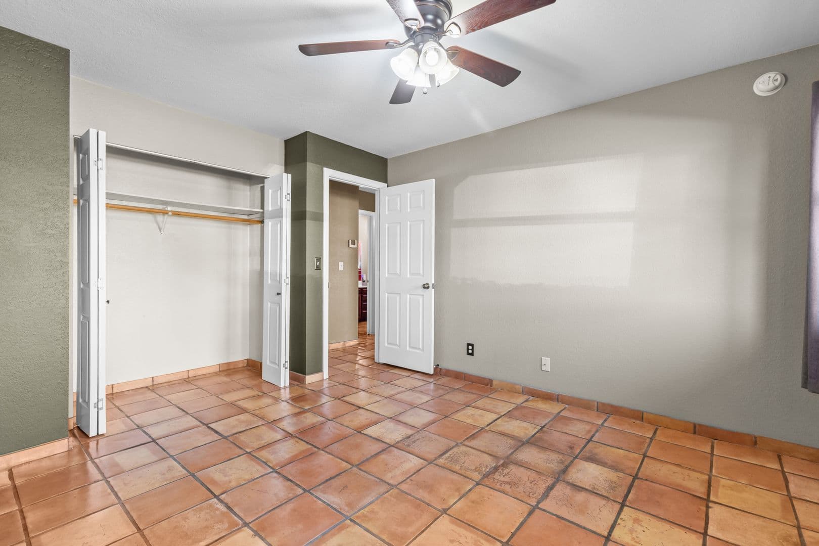 Henderson House: 342 Banuelo Dr