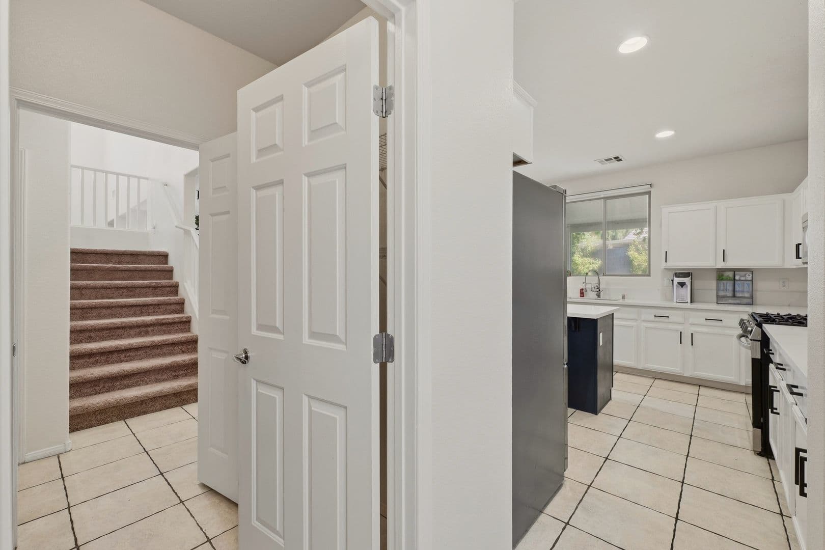 Henderson House: 1288 Corista Dr